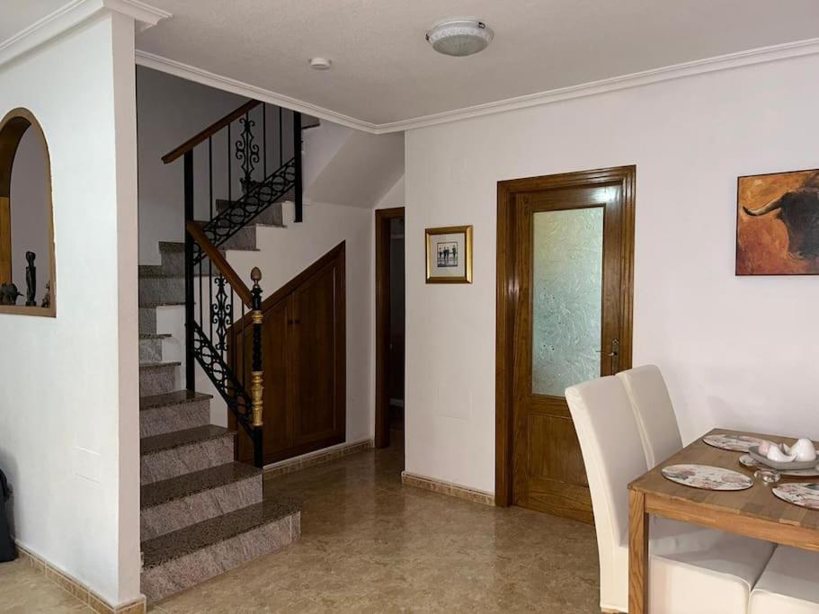 3 Bedroom Townhouse In Alicante, Orihuela المظهر الخارجي الصورة