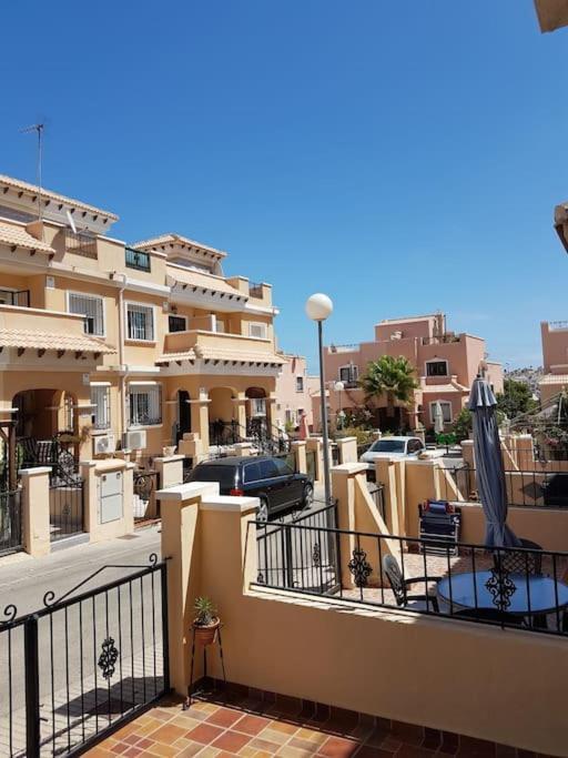 3 Bedroom Townhouse In Alicante, Orihuela المظهر الخارجي الصورة